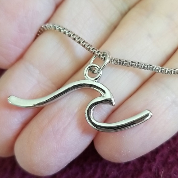 Box Chain Single Wave Charm Necklace - Picture 3 of 4